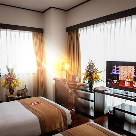 Halong Palace Hotel Ha Long Esterno foto